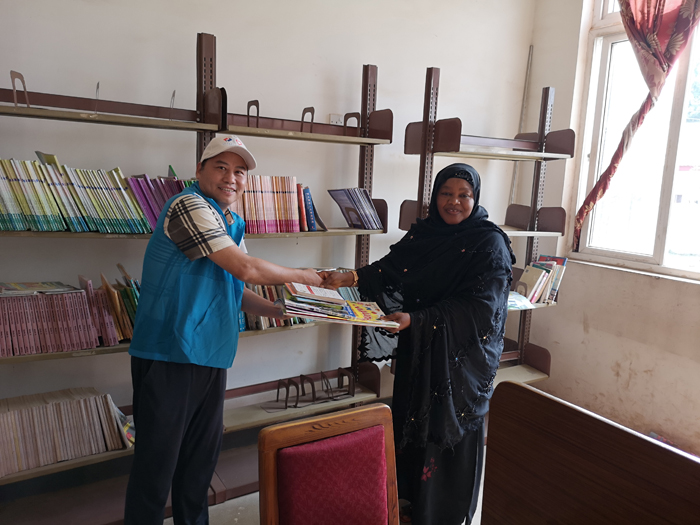 1543307750618469.jpg 3.贈送各類書籍.jpg