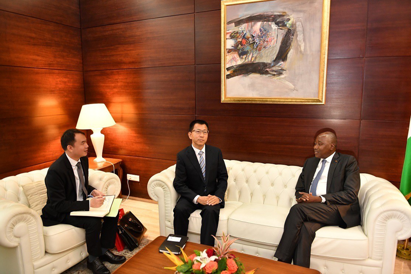 20191107 張念木拜會(huì)科特迪瓦總理-2.jpg