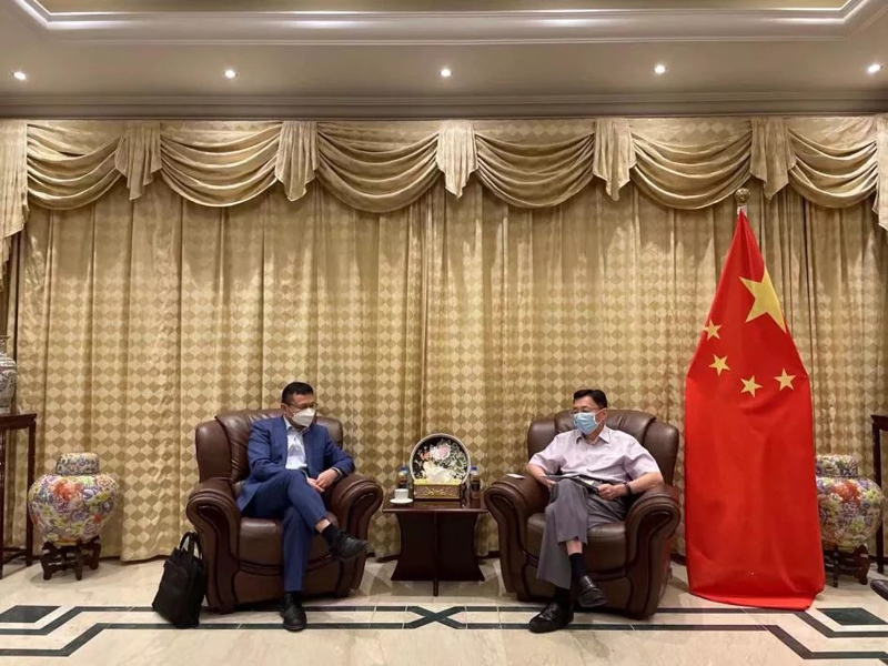 季曉勇拜會中國駐阿聯酋大使倪堅.jpg