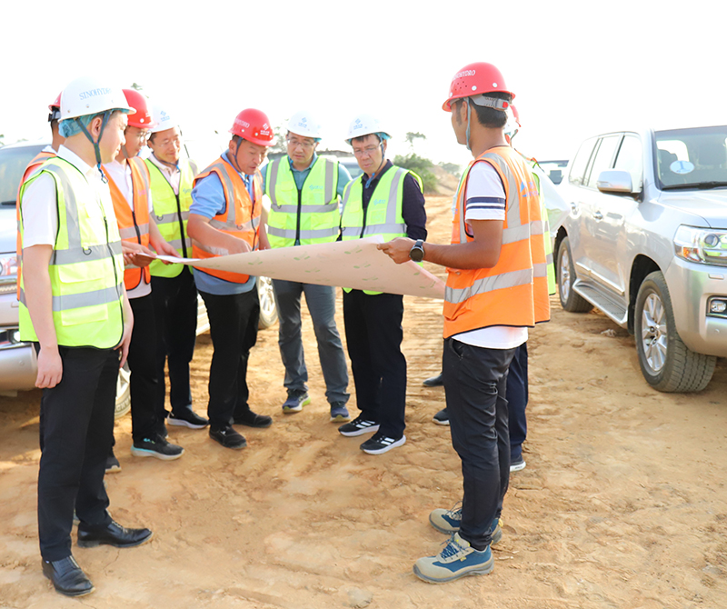 圖4-唐玉華調研科特迪瓦阿比讓Y4環城高速公路項目.JPG