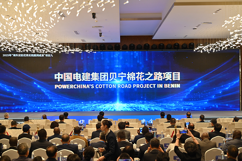 1.獲獎(jiǎng)?wù)掌?jpg